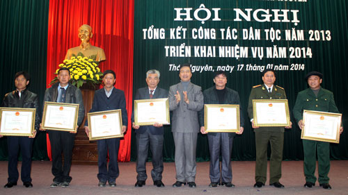 Xây dựng và phát huy vai trò đội ngũ người có uy tín trong cộng đồng