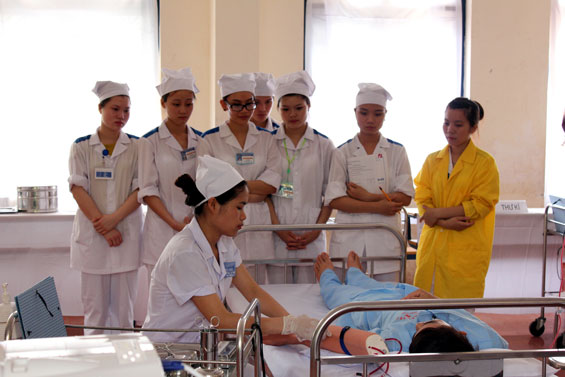 Từng bước hoàn thành các tiêu chí lên trường đại học