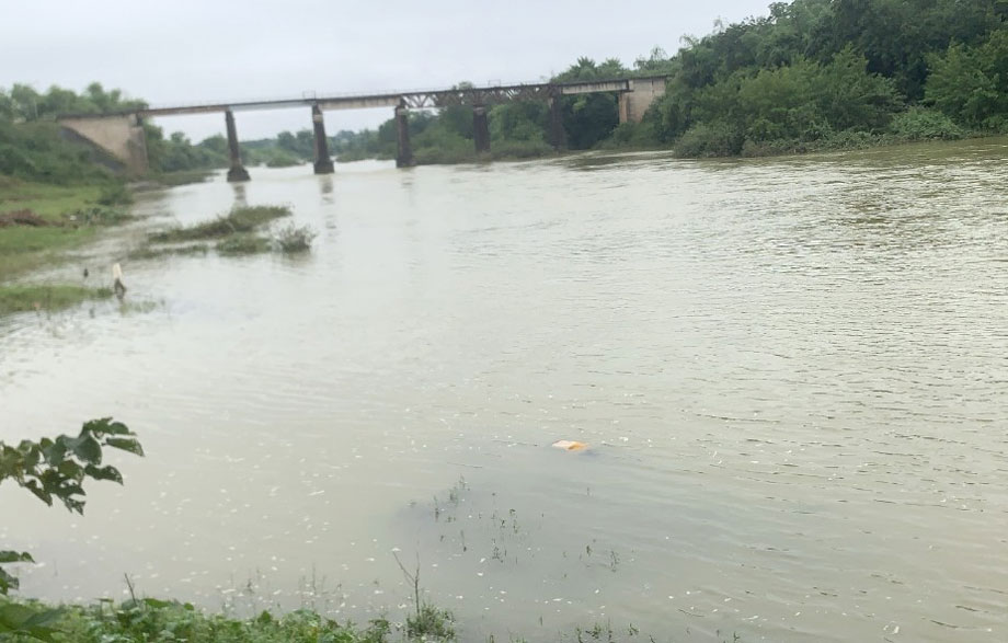 Phát hiện một thi thể trên sông Cầu