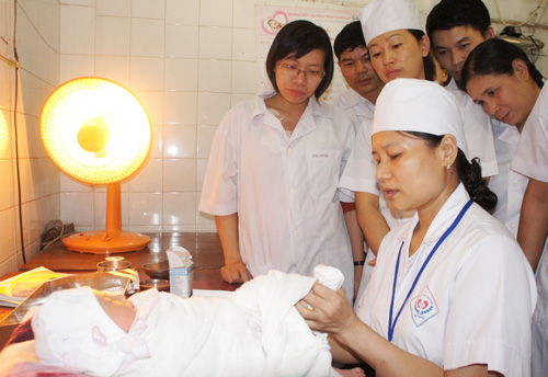 Tập huấn nghiệp vụ sàng lọc trẻ sơ sinh