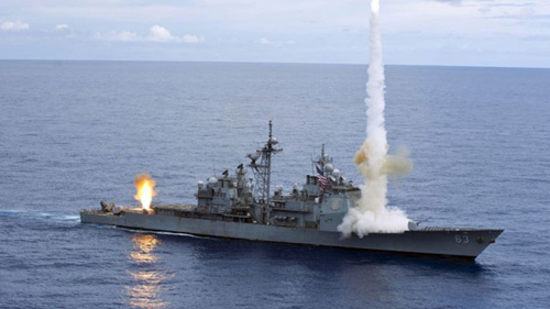 Tàu chiến Mỹ - Trung suýt đâm nhau tại Biển Đông