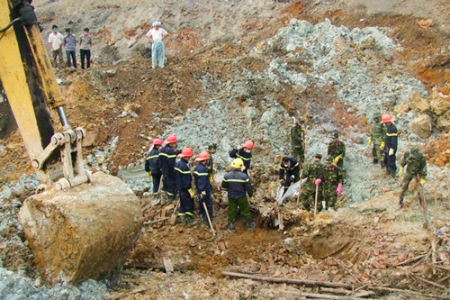 Tìm thấy thi thể nạn nhân thứ 4 trong vụ sạt lở đất