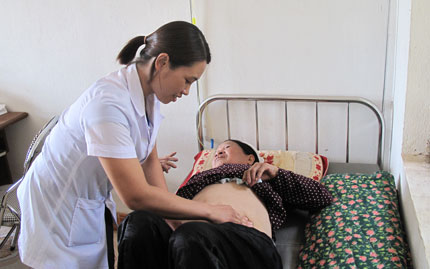 Xung quanh việc điều chỉnh tăng giá viện phí