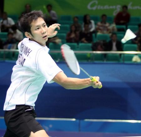 Tiến Minh dừng bước ở tứ kết