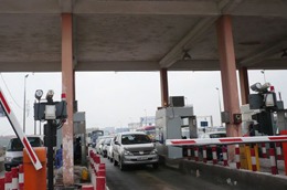 Đề nghị xóa bỏ và tạm dừng bảy trạm thu phí đường bộ