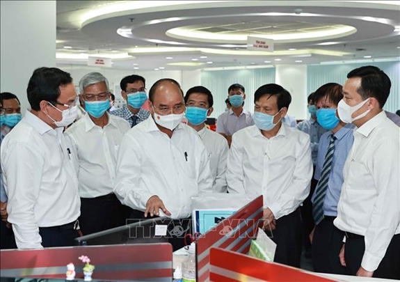 Chủ tịch nước Nguyễn Xuân Phúc thăm một số cơ quan báo chí lớn của T.P Hồ Chí Minh