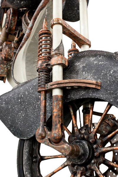 Xế nổ được chế tạo từ 315 kg v&agrave;ng 