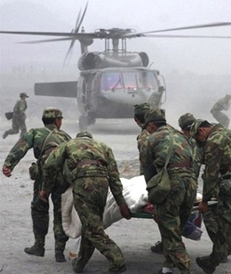 Trực thăng cứu hộ động đất gặp nạn