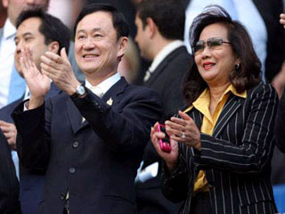 Thaksin tuyên bố lưu vong 