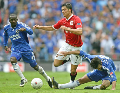 Đỏ, xanh- sắc màu nào cho đêm hội Mốt-scốp