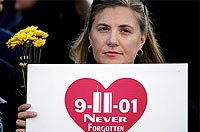 Không phải 2 mà là 3 tòa nhà sụp đổ