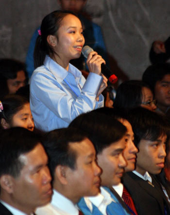 Phó Thủ tướng giao lưu văn nghệ cùng sinh viên