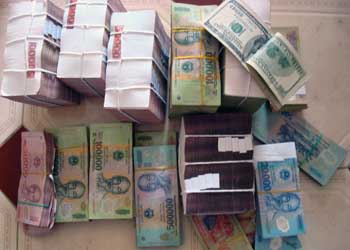 Triệt phá đường dây cá độ bóng đá liên tỉnh quy mô lớn