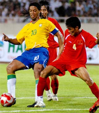 Olympic Brazil thắng nhẹ tuyển Việt Nam