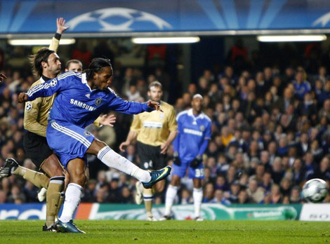 Lượt đi vòng knock-out Champions League: Drogba ''nổ súng'', Chelsea tạm dẫn trước Juve