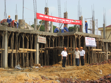 Vượt khó vươn lên hoàn thành nhiệm vụ