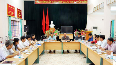 Đồng chí Phùng Hữu Phú, Uỷ viên TW Đảng, Phó Trưởng ban Thường trực Ban Tuyên giáo TW thăm và làm việc tại Báo Thái Nguyên