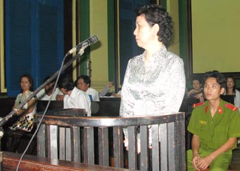 Cuộc đời quý bà lừa tình Việt kiều bao trai trẻ 