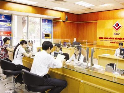 Lãi suất cho vay đồng loạt giảm 