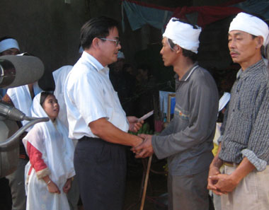 Phú Bình: Mỗi gia đình có người chết do mưa lũ được hỗ trợ 4 triệu đồng