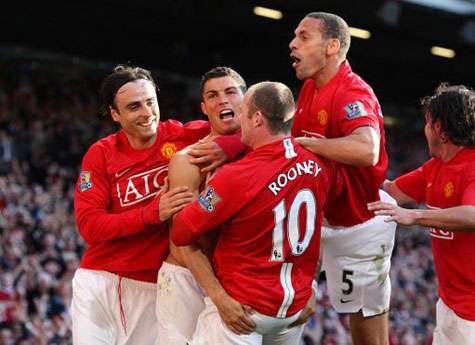 Ronaldo 1 tháng 2 lần khẳng định tình yêu với MU