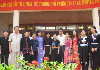 Tưng bừng ngày khai trường