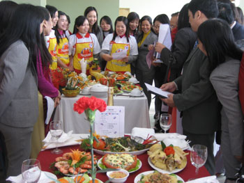 Cục Thuế tỉnh: Gặp mặt chị em nhân ngày 8-3