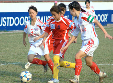 Chiều qua (7-4), đội nữ Thái Nguyên thua Hòa Hợp Hà Nội 0-1: Tiếc...