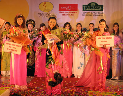 Hà Thị Thu Hiền đăng quang Người đẹp xứ Trà