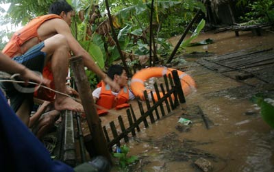 Lũ lớn tại phía Bắc: Gần trăm người chết, mất tích 